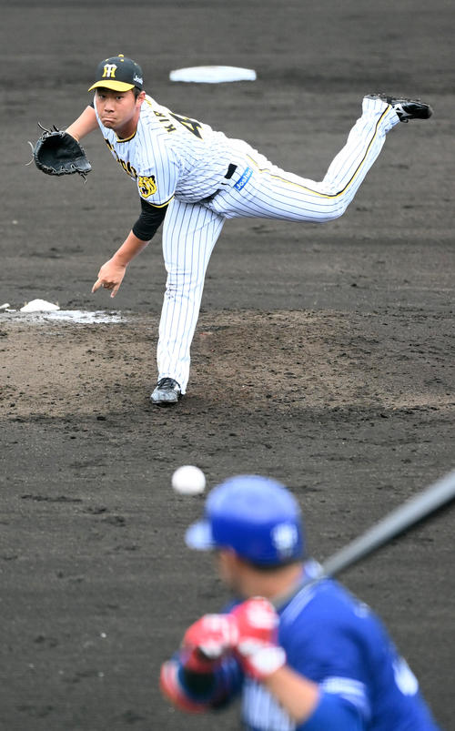 阪神対中日　阪神2番手の桐敷（撮影・前岡正明）