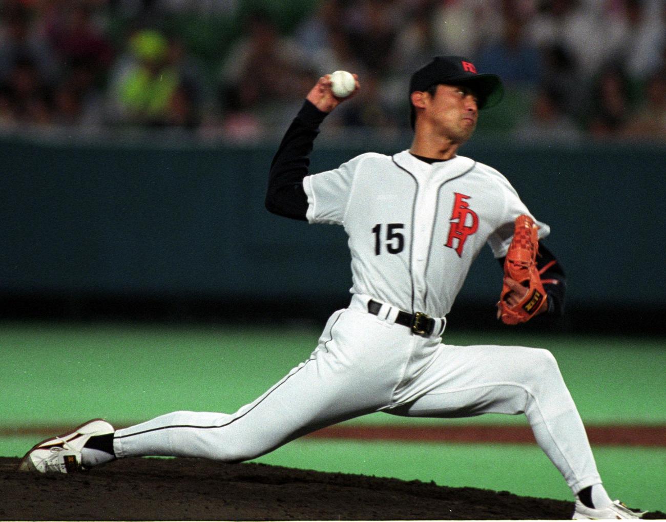 98年5月、オリックス戦で登板するダイエーの藤井将雄さん