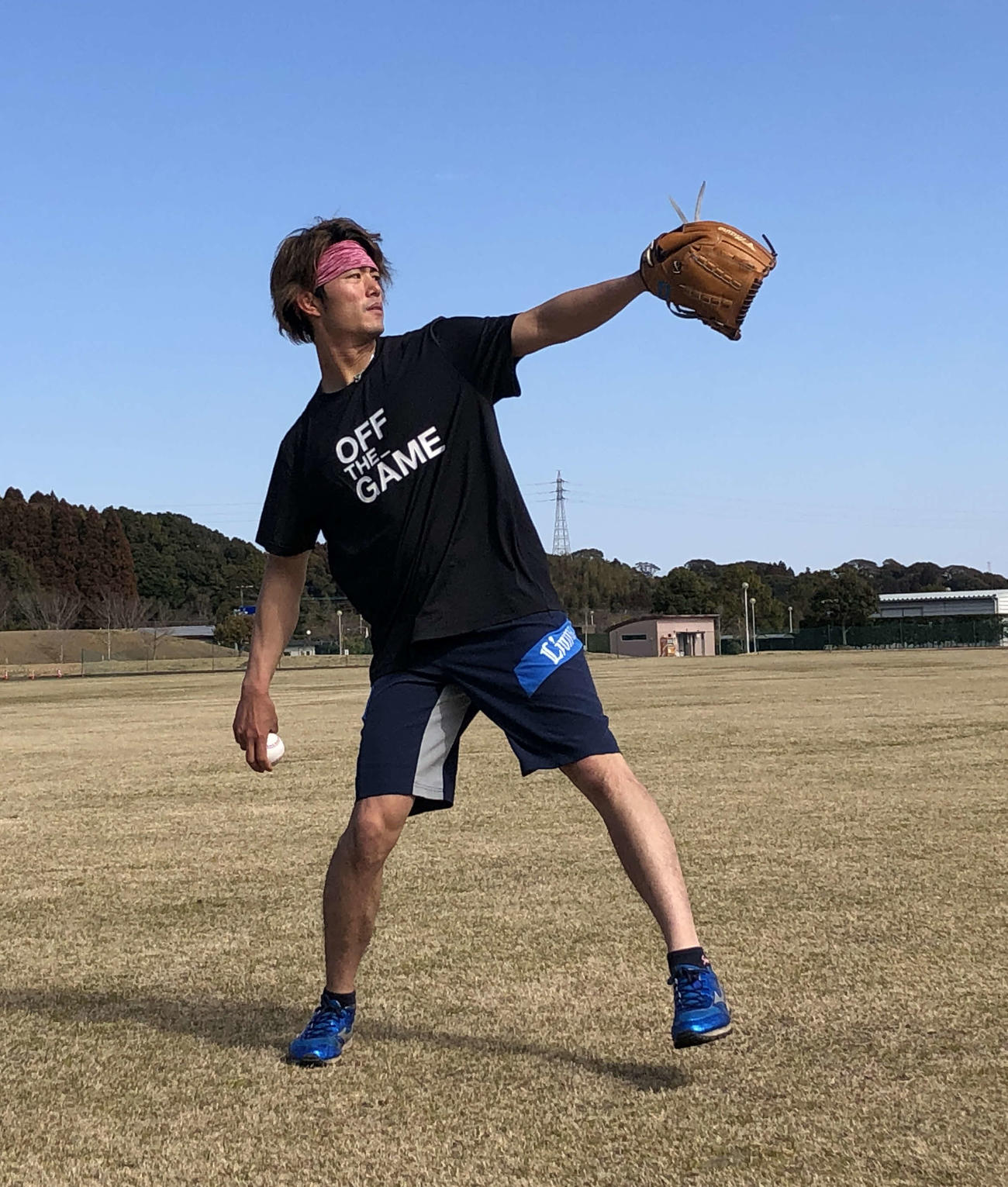 投手練習を行う西武今井（球団提供）