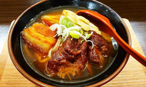 そば処こどらの看板メニュー「こどらそば」