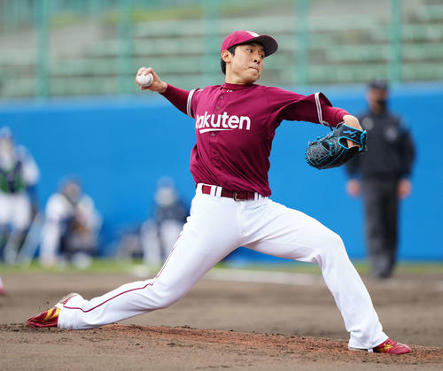 ヤクルト対楽天　楽天4番手の西口（撮影・江口和貴）