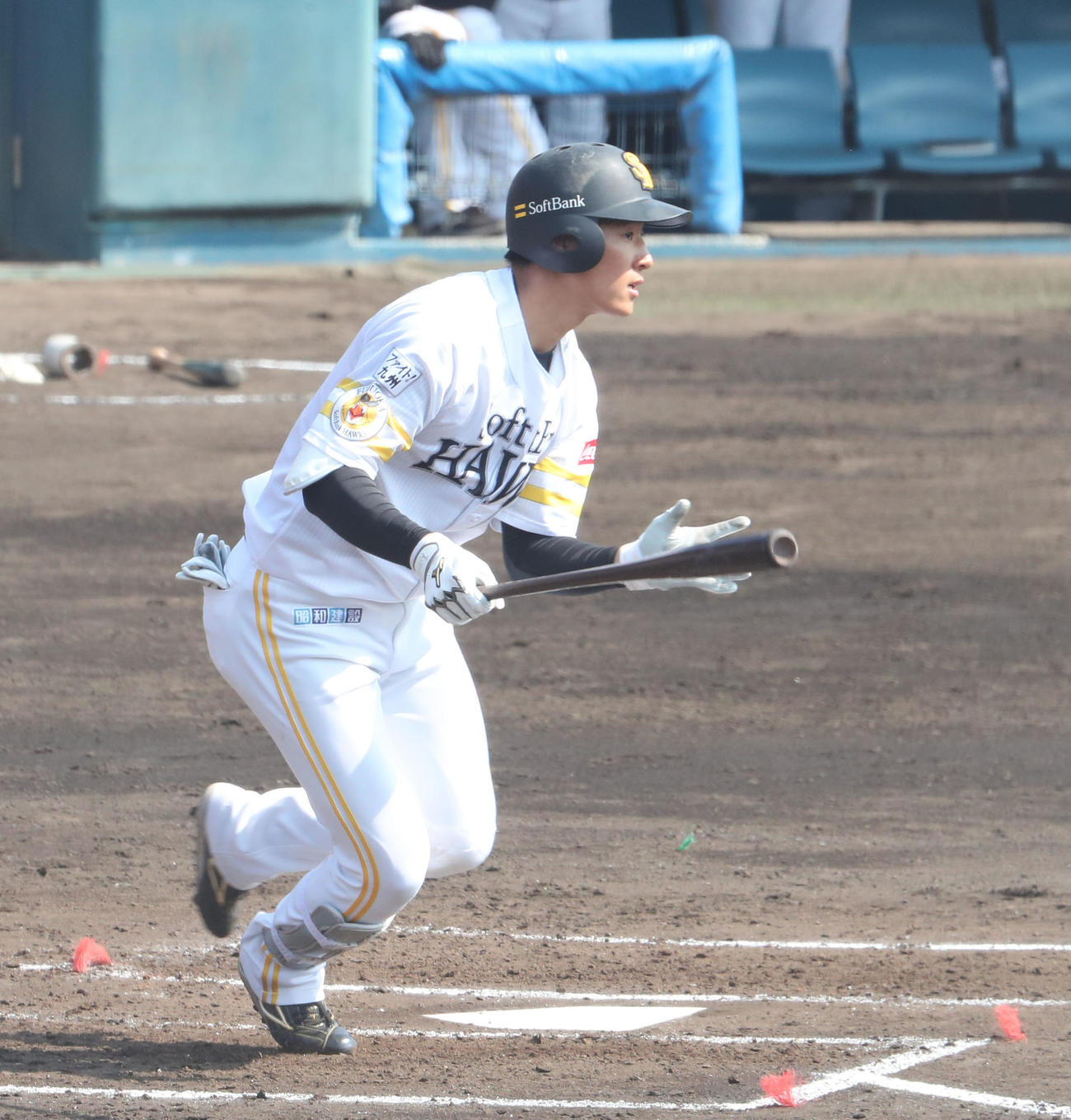 ソフトバンク対西武　2回裏ソフトバンク1死一、二塁、上林誠知は右前に安打を放つ（撮影・梅根麻紀）