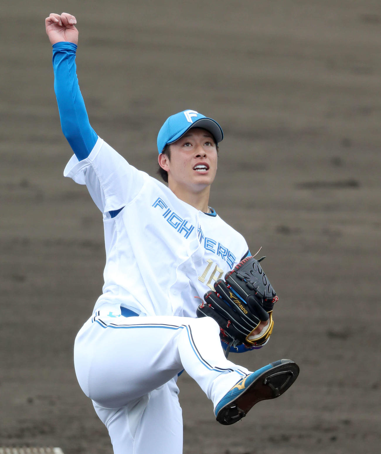 日本ハム対中日　7回から登板する日本ハム吉田（撮影・佐藤翔太）