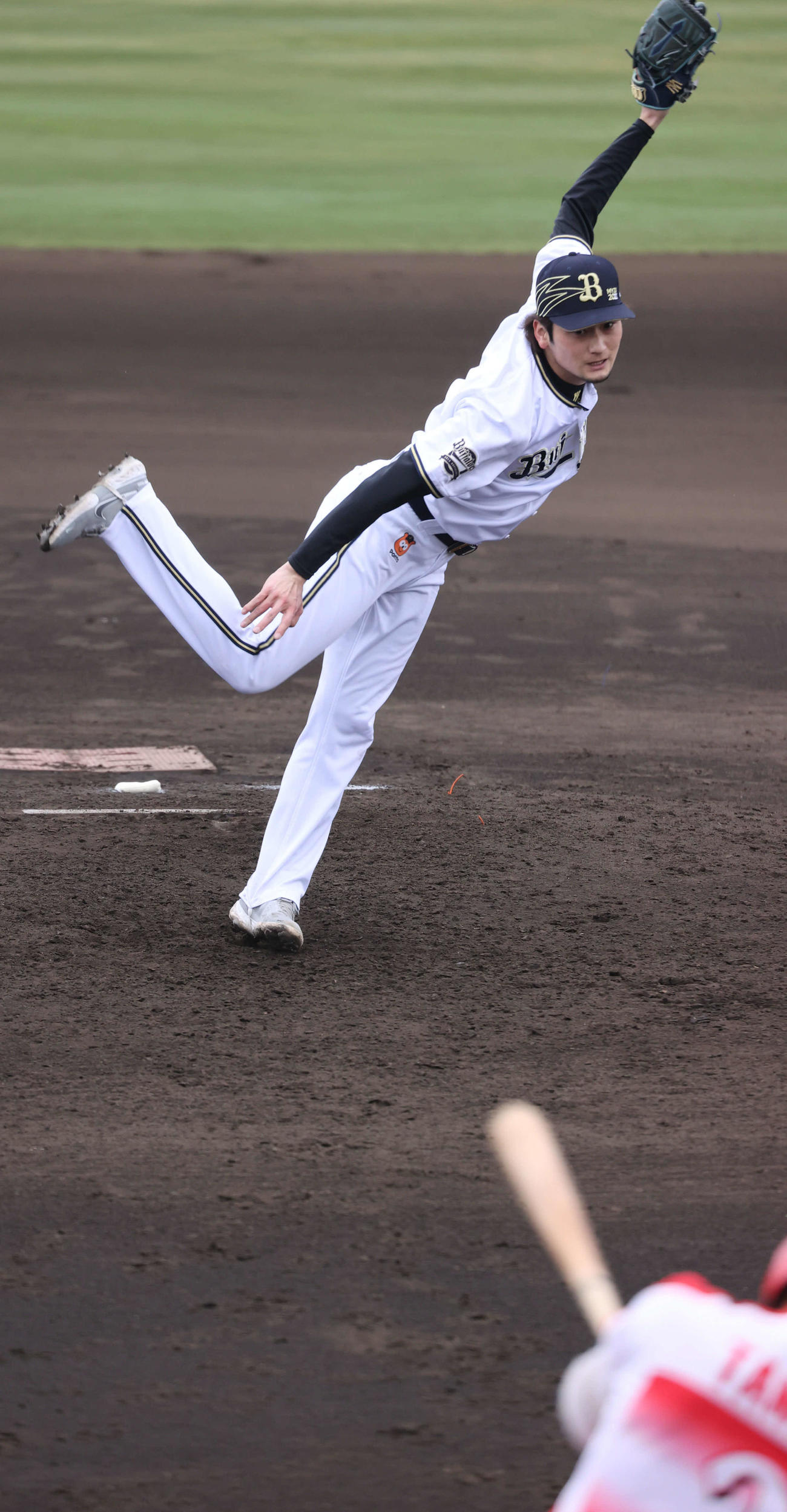 JR九州戦の6回から登板し、打者3人に抑えた元日本ハム中村勝（撮影・渦原淳）