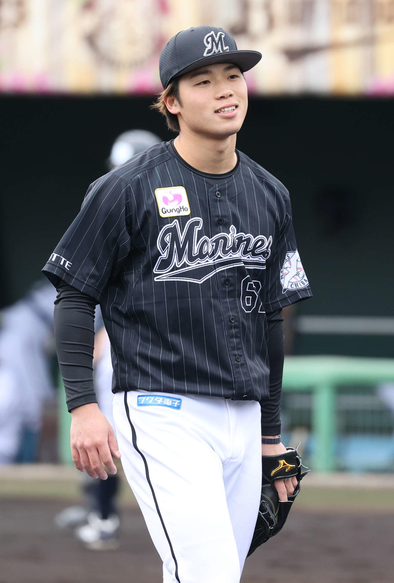 笑顔を見せるロッテ森遼大朗（撮影・渦原淳）