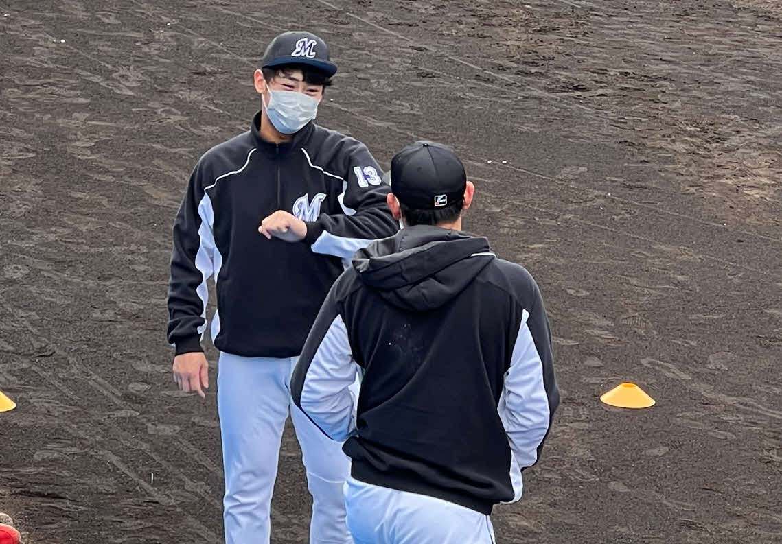 A組に合流したロッテ平沢（撮影・金子真仁）