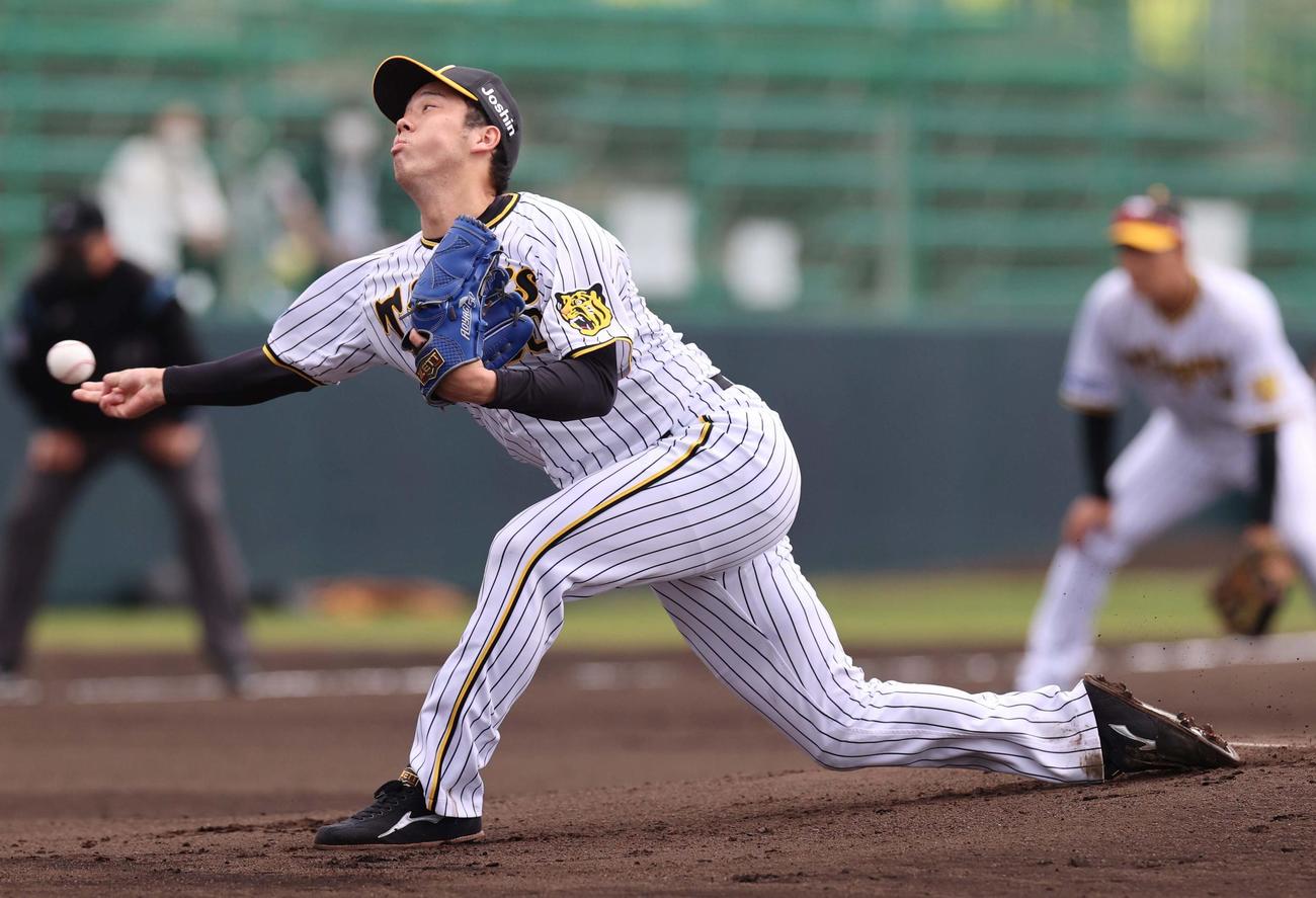 紅白戦　白組先発の青柳（撮影・上田博志）