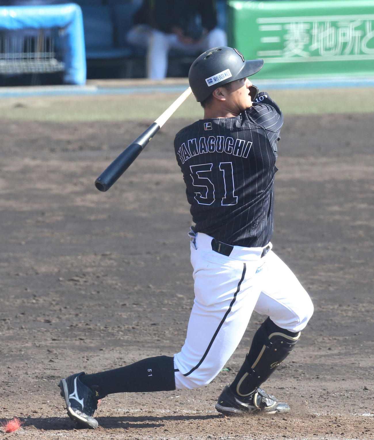 ソフトバンク対ロッテ　4回表ロッテ2死一、二塁、山口は中越えに3点本塁打を放つ（撮影・梅根麻紀）