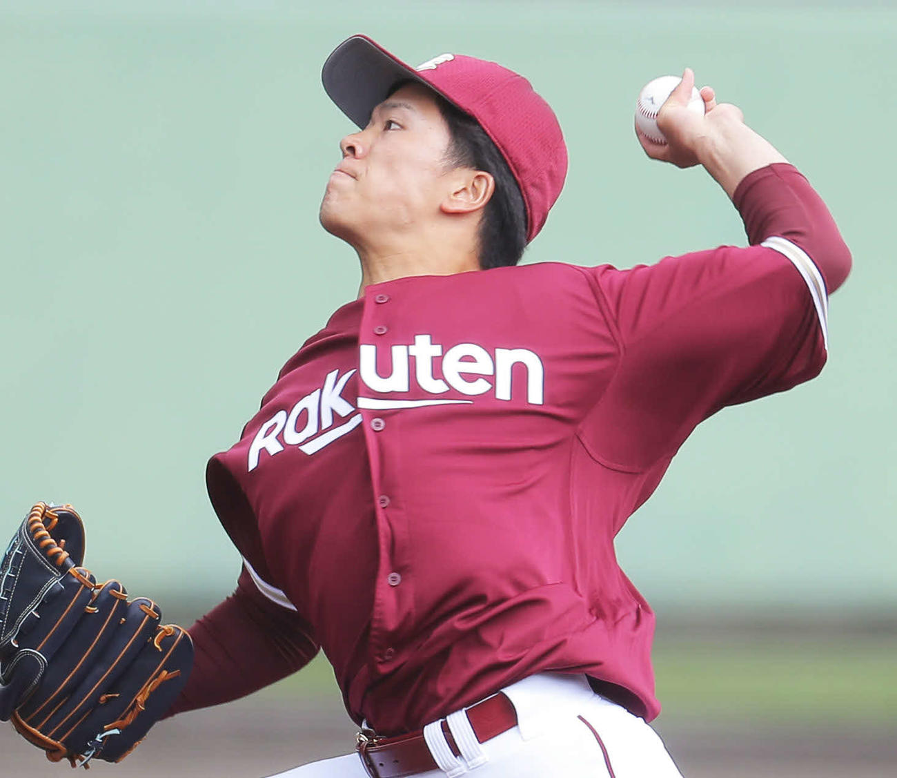 巨人対楽天　5回裏、力投する楽天早川（撮影・河田真司）