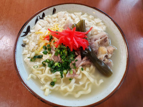「高江洲そば」の名物「ゆしどうふそば」