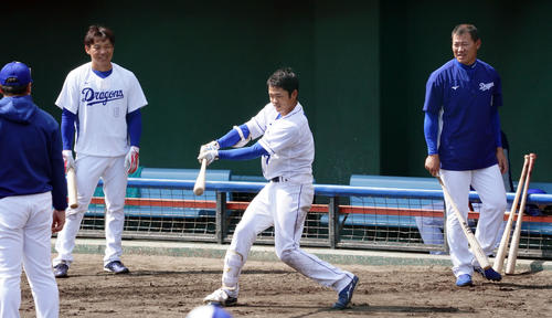 中日根尾昂がキャンプMVP 副賞は台頭願う8258安打レジェンド左