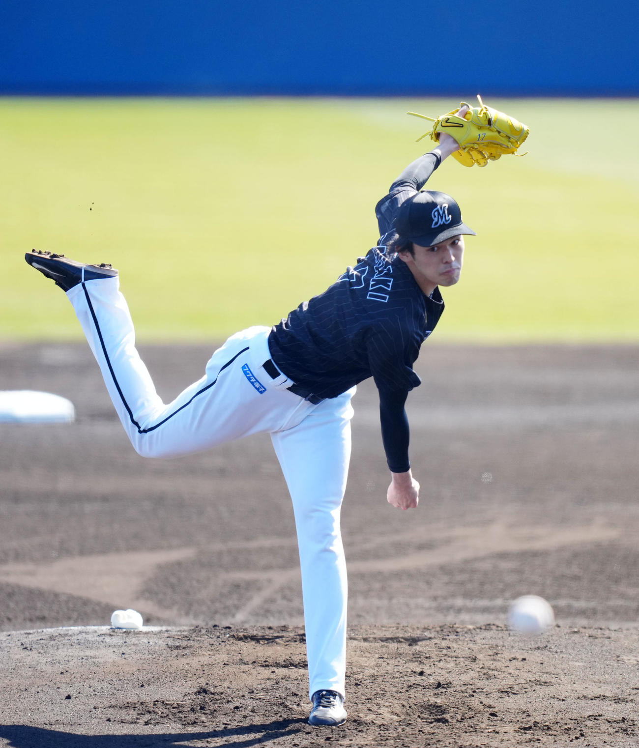 西武対ロッテ　力投するロッテ先発の佐々木朗（撮影・横山健太）