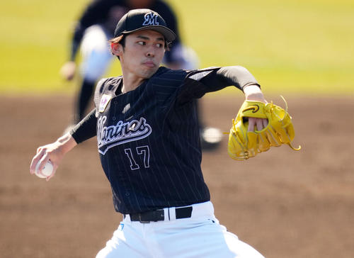 西武対ロッテ　力投するロッテ先発の佐々木朗（撮影・横山健太）