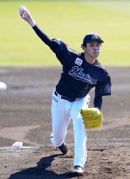 西武対ロッテ　力投するロッテ先発の佐々木朗（撮影・横山健太）