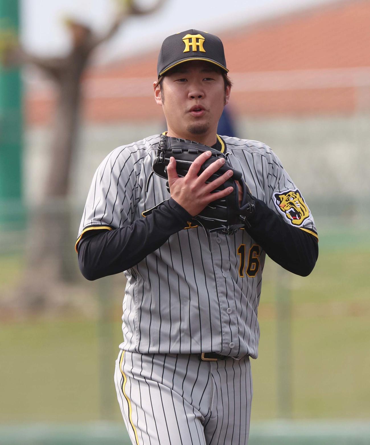 中日対阪神　1回1失点でマウンドを降りる西勇（撮影・上田博志）