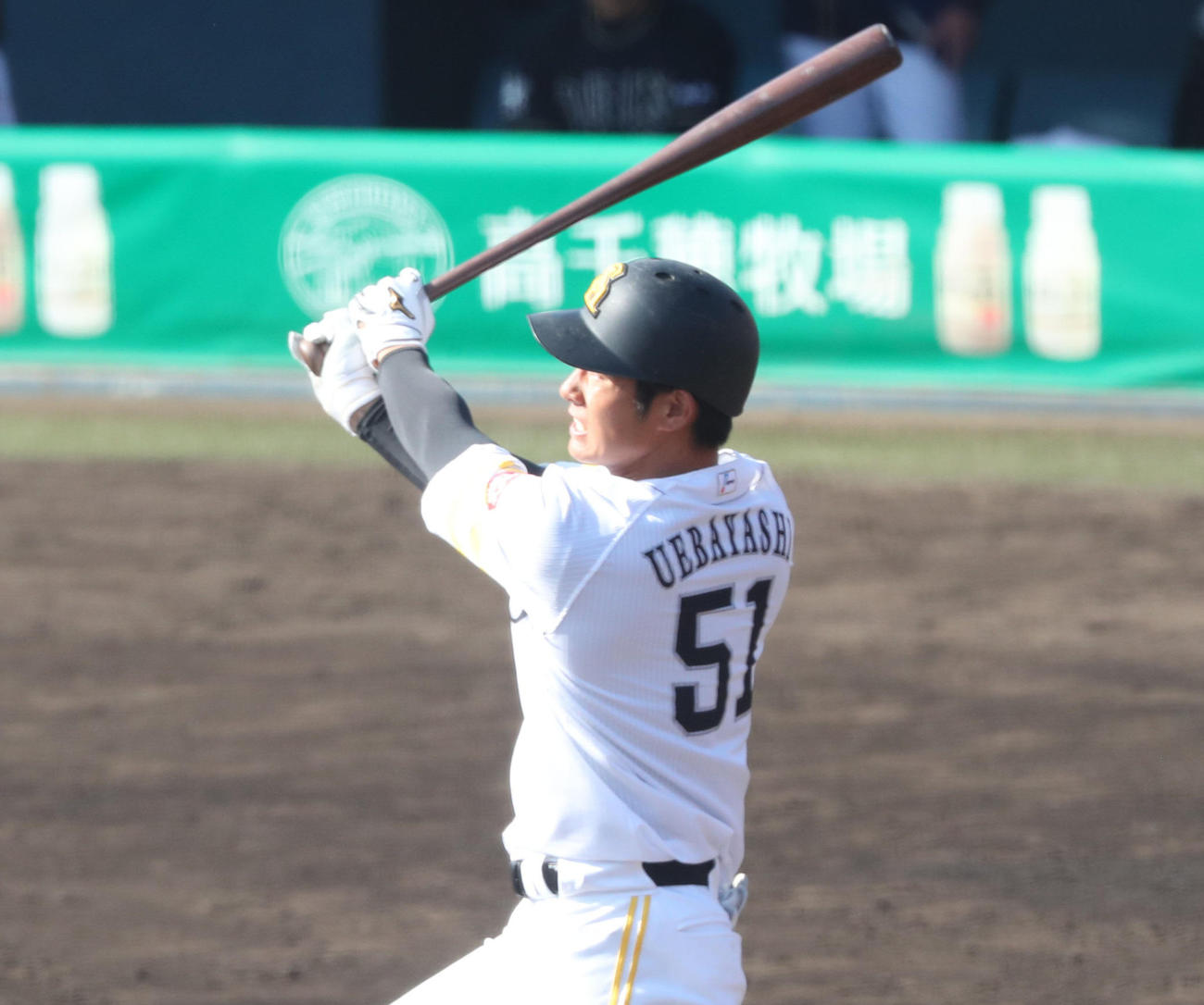 ソフトバンク対オリックス　6回裏ソフトバンク2死二塁、上林誠知は右越えに2点本塁打を放つ（撮影・梅根麻紀）
