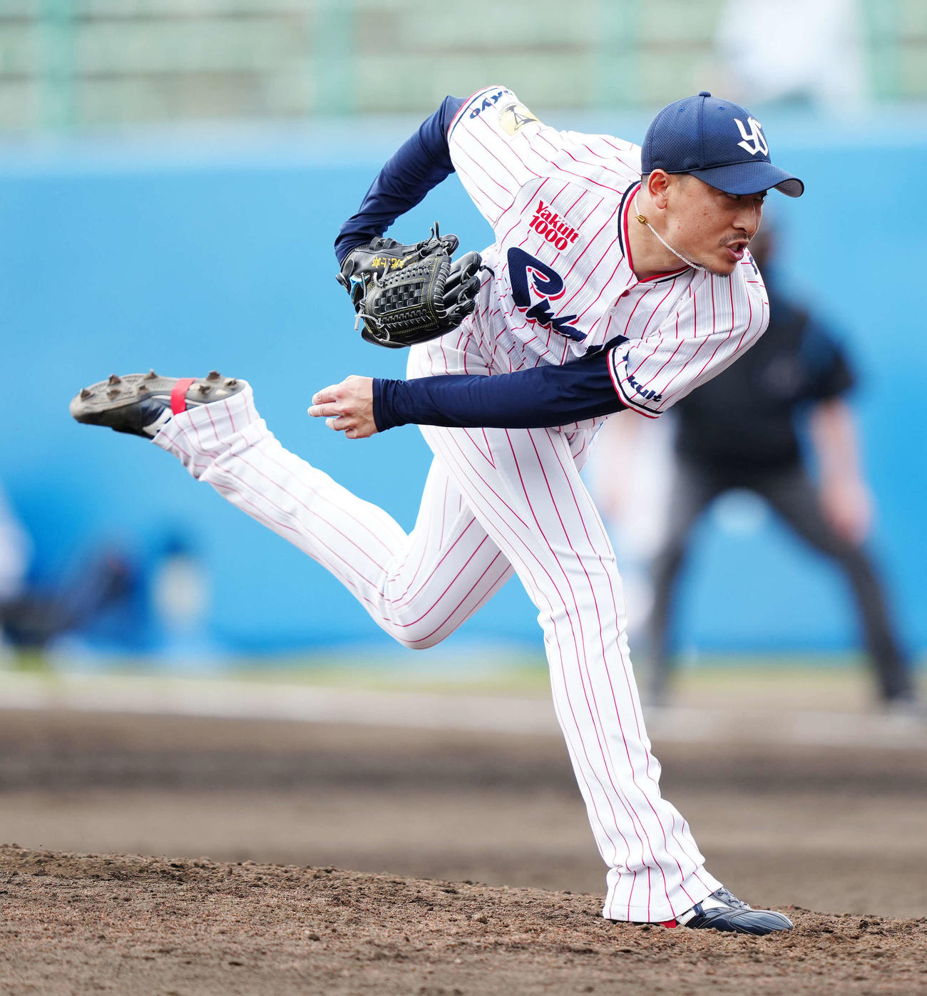 ヤクルト対楽天　ヤクルト5番手の坂本（撮影・江口和貴）