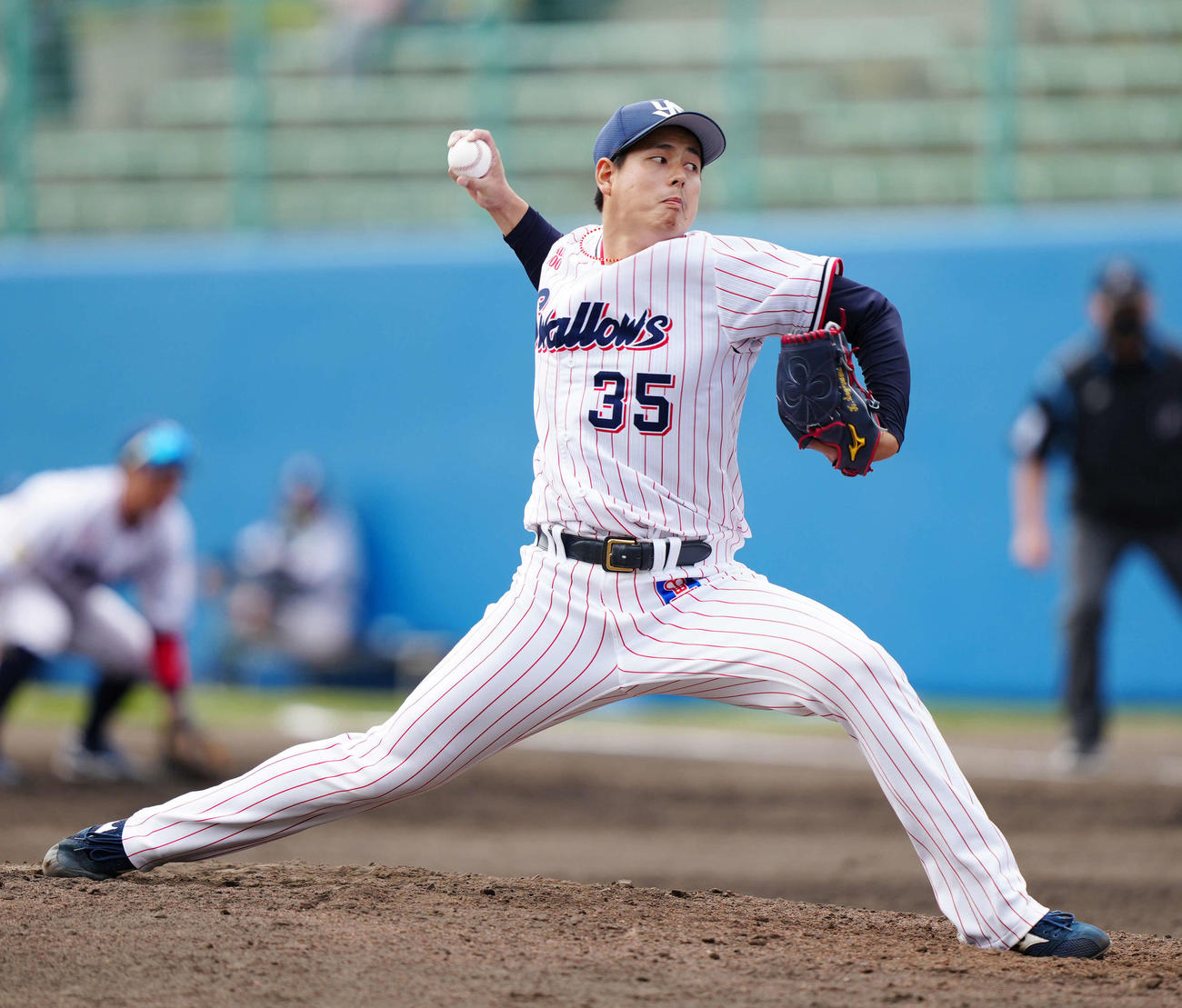 ヤクルト対楽天　最後を締めたヤクルト7番手の杉山（撮影・江口和貴）