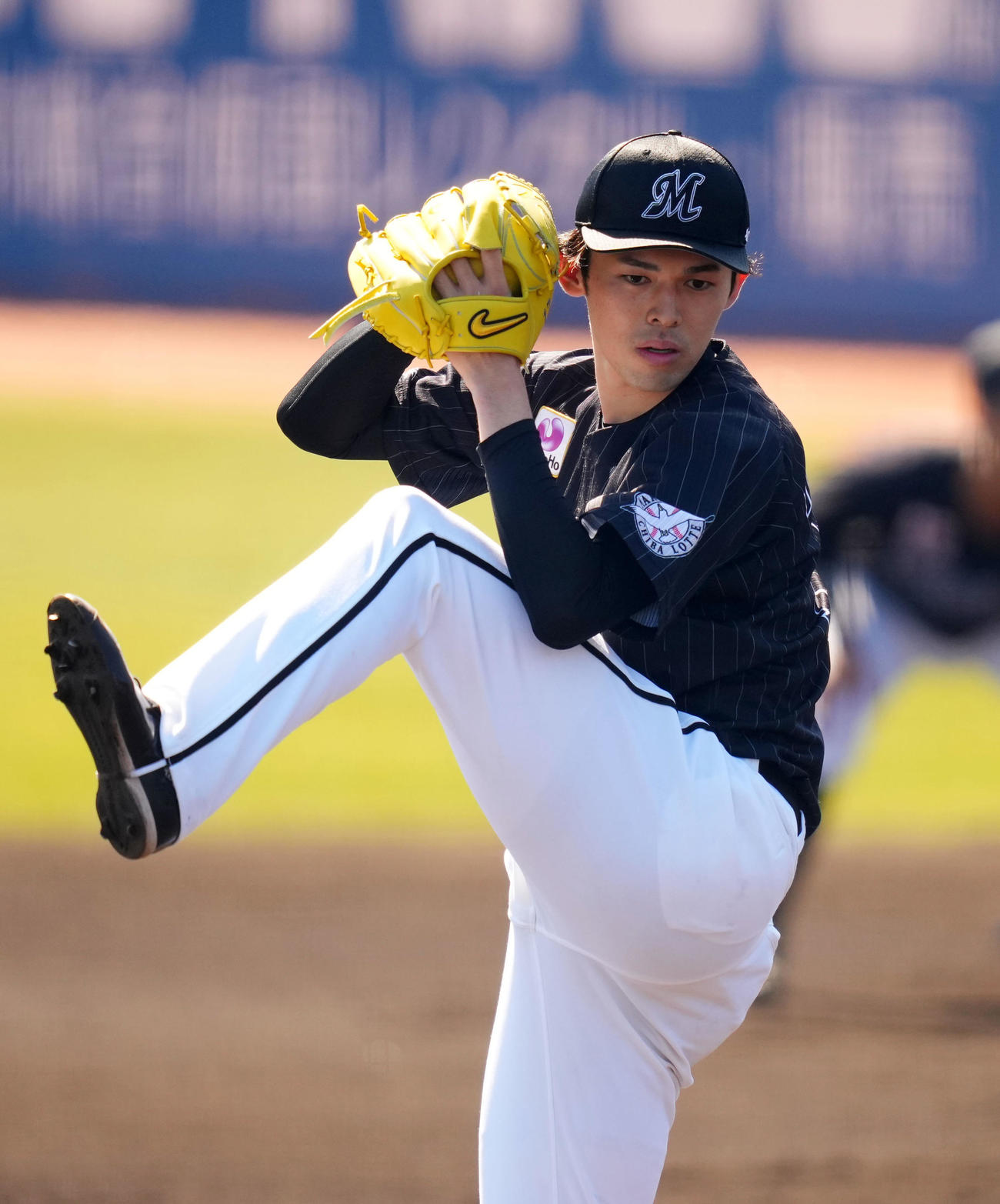 西武対ロッテ　力投するロッテ先発の佐々木朗（撮影・横山健太）