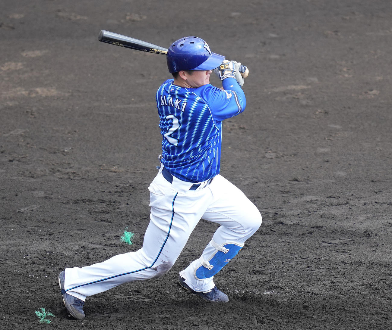 日本ハム対DeNA 3回表DeNA2死一、三塁、左前適時打を放つ牧（撮影・鈴木みどり）