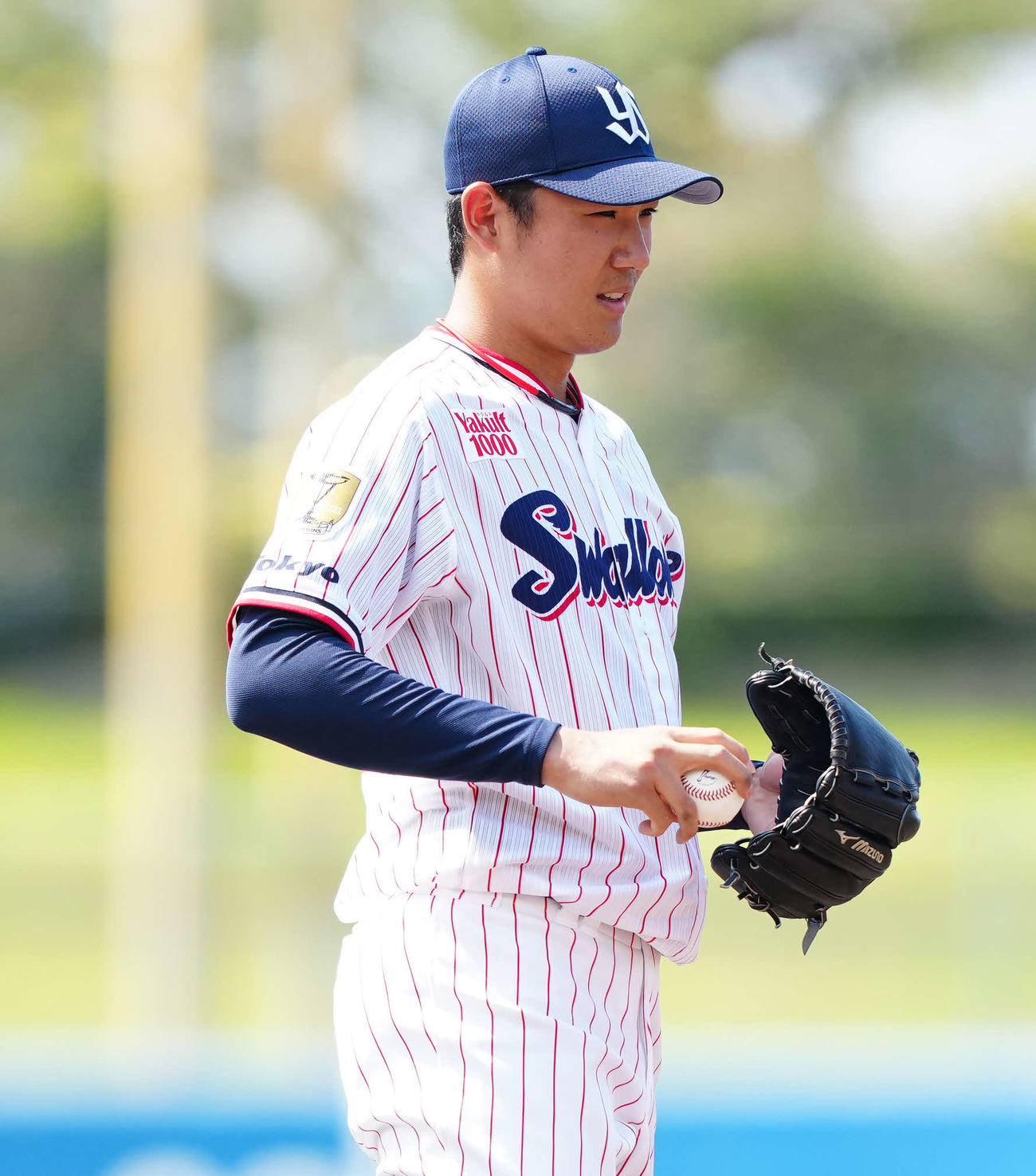 ヤクルト対阪神　3回表阪神無死二塁、坂本に先制適時打を浴びた奥川（撮影・江口和貴）