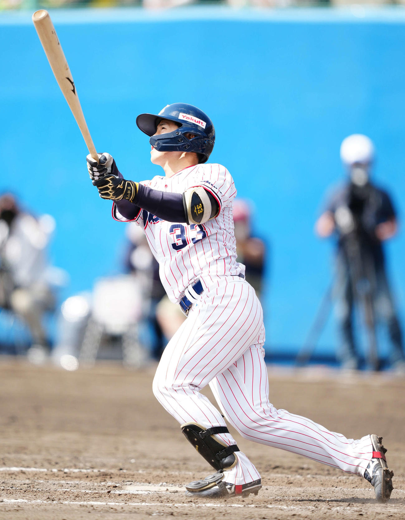 ヤクルト対阪神　4回裏ヤクルト無死二塁、同点適時二塁打を放つ内山壮（撮影・江口和貴）