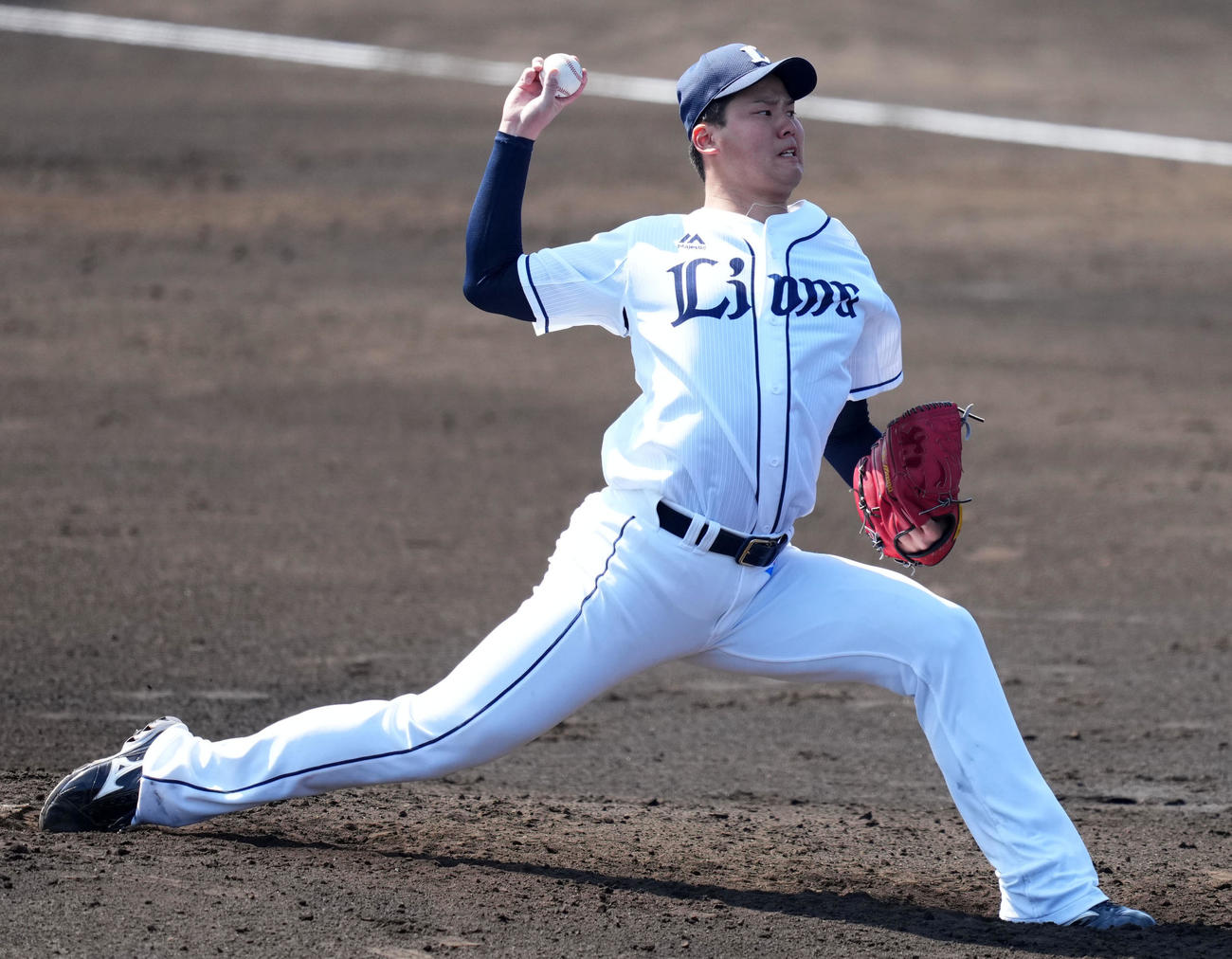 西武対ロッテ　力投する西武先発の渡辺勇（撮影・横山健太）