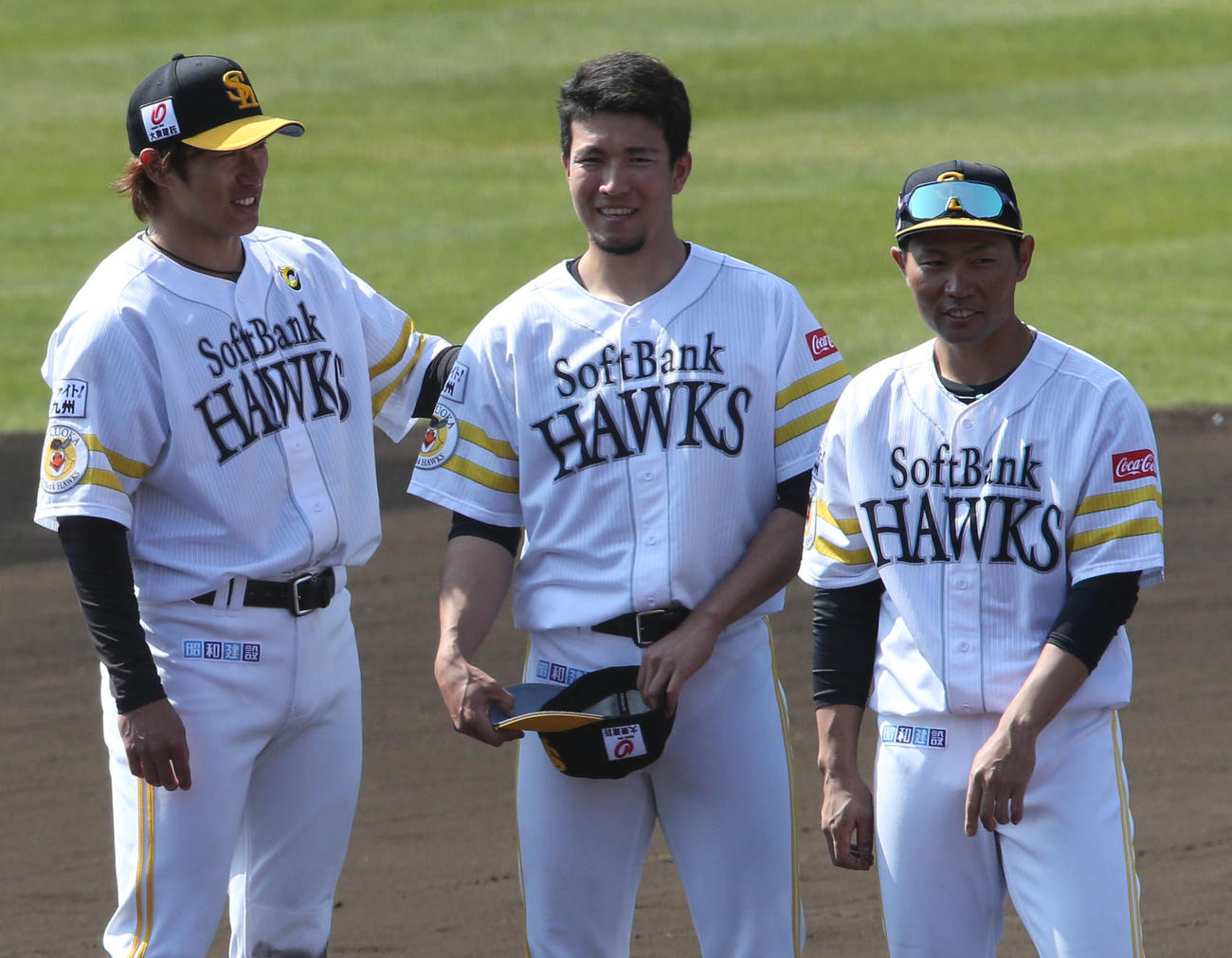 鼻毛出てますよ？千賀滉大に言われ抜いた柳田悠岐。投げて千賀に謝る柳田（撮影・梅根麻紀）