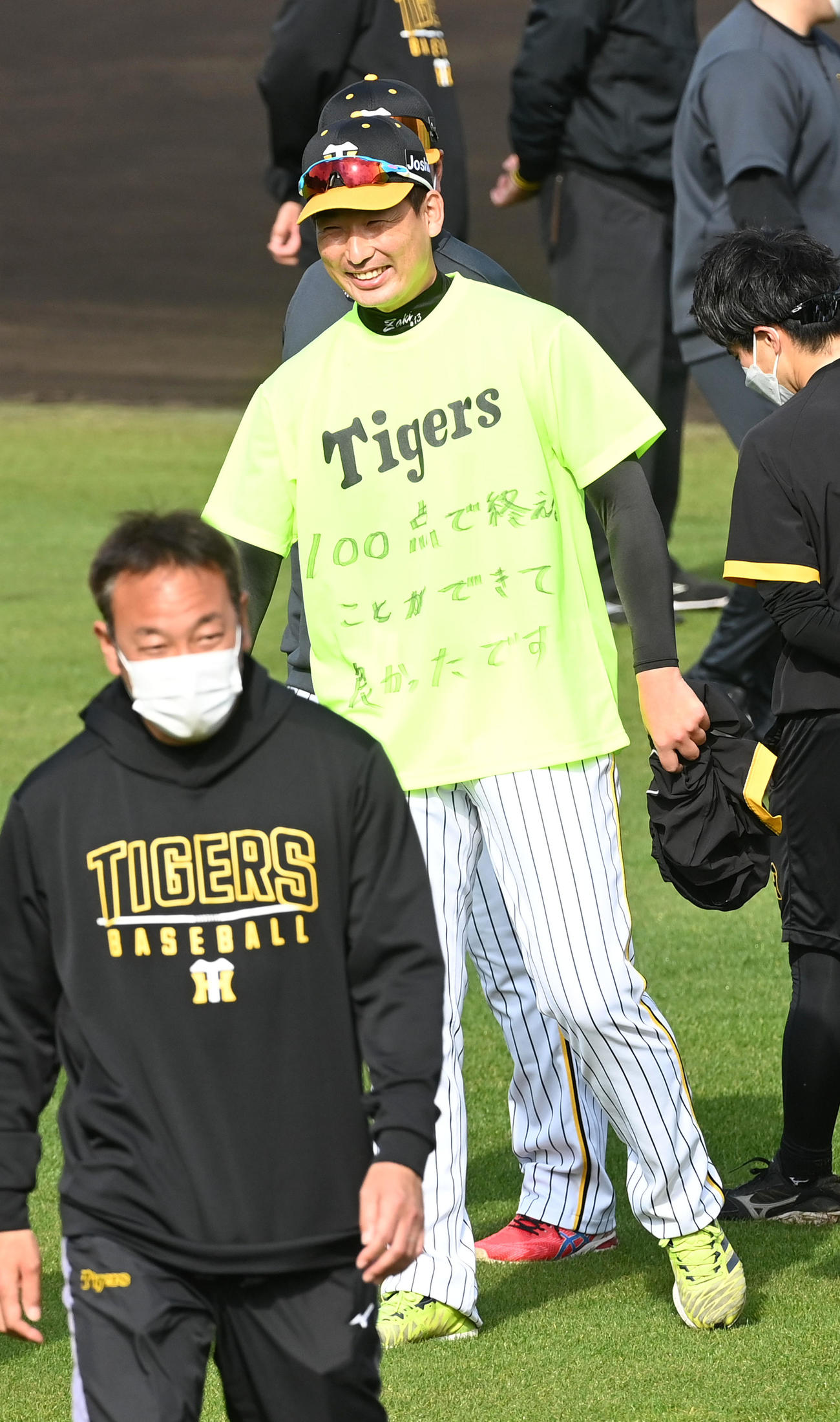 1日主将を務めた阪神岩崎（撮影・前岡正明）