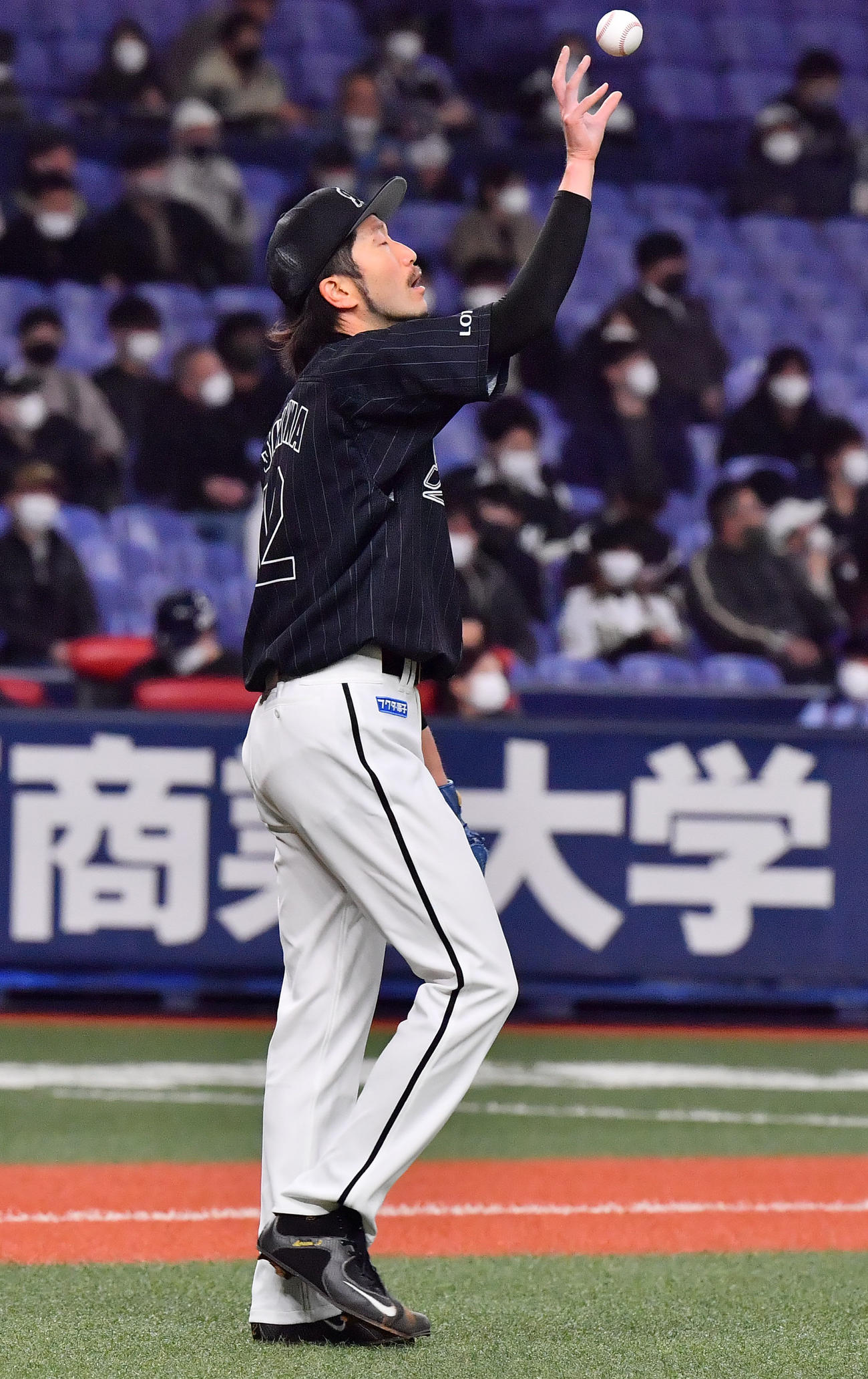オリックス対ロッテ　3回裏に2点目を献上したロッテ先発の石川（撮影・和賀正仁）