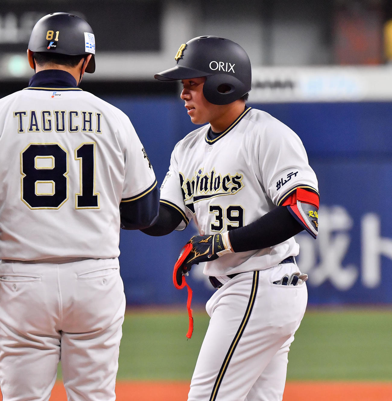 オリックス対ロッテ　3回裏オリックス2死二塁、右前打を放った池田（撮影・和賀正仁）