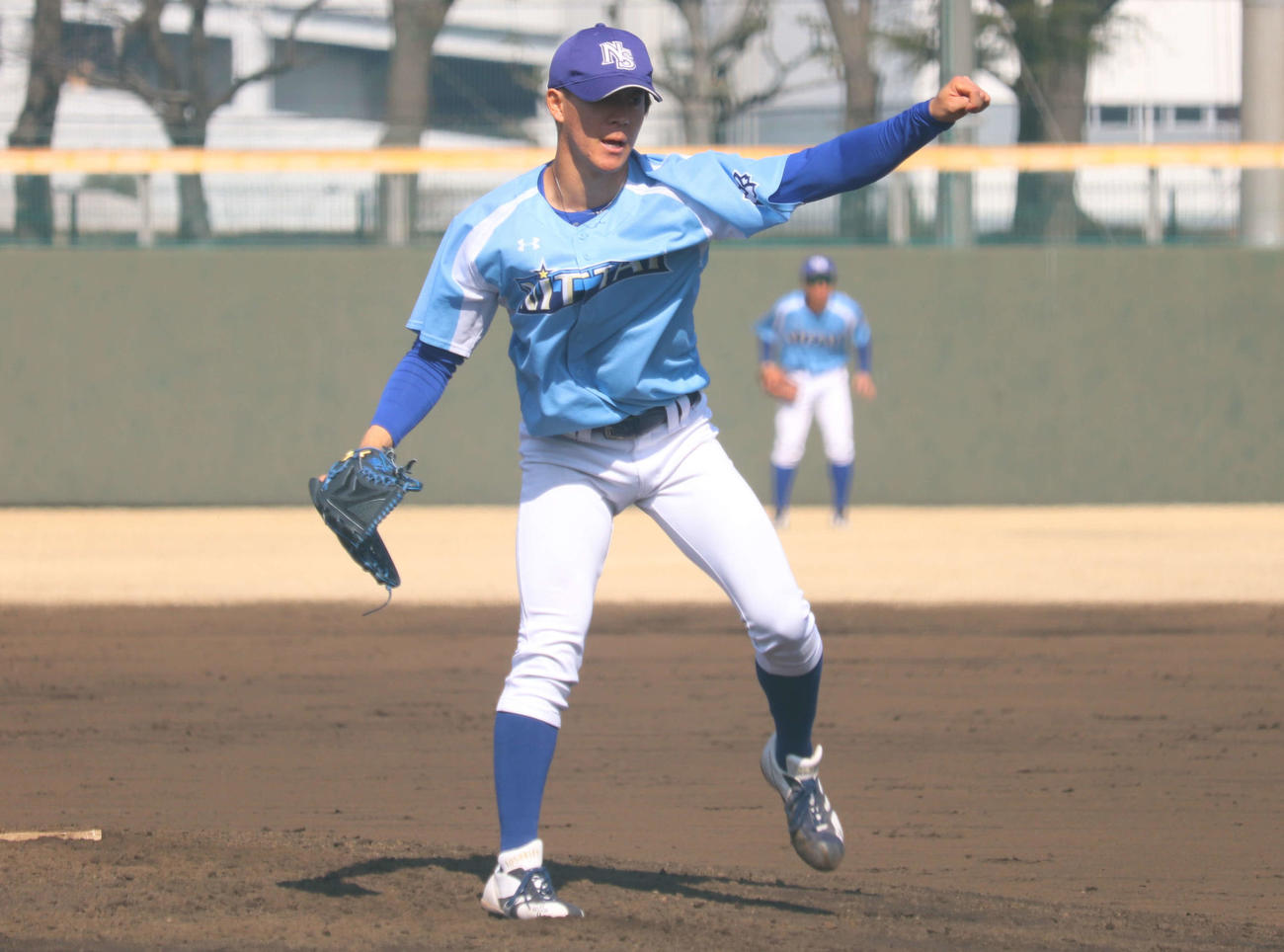 日体大対東京ガス　今年初めて対外試合に登板する日体大・矢沢（撮影・阿部泰斉）