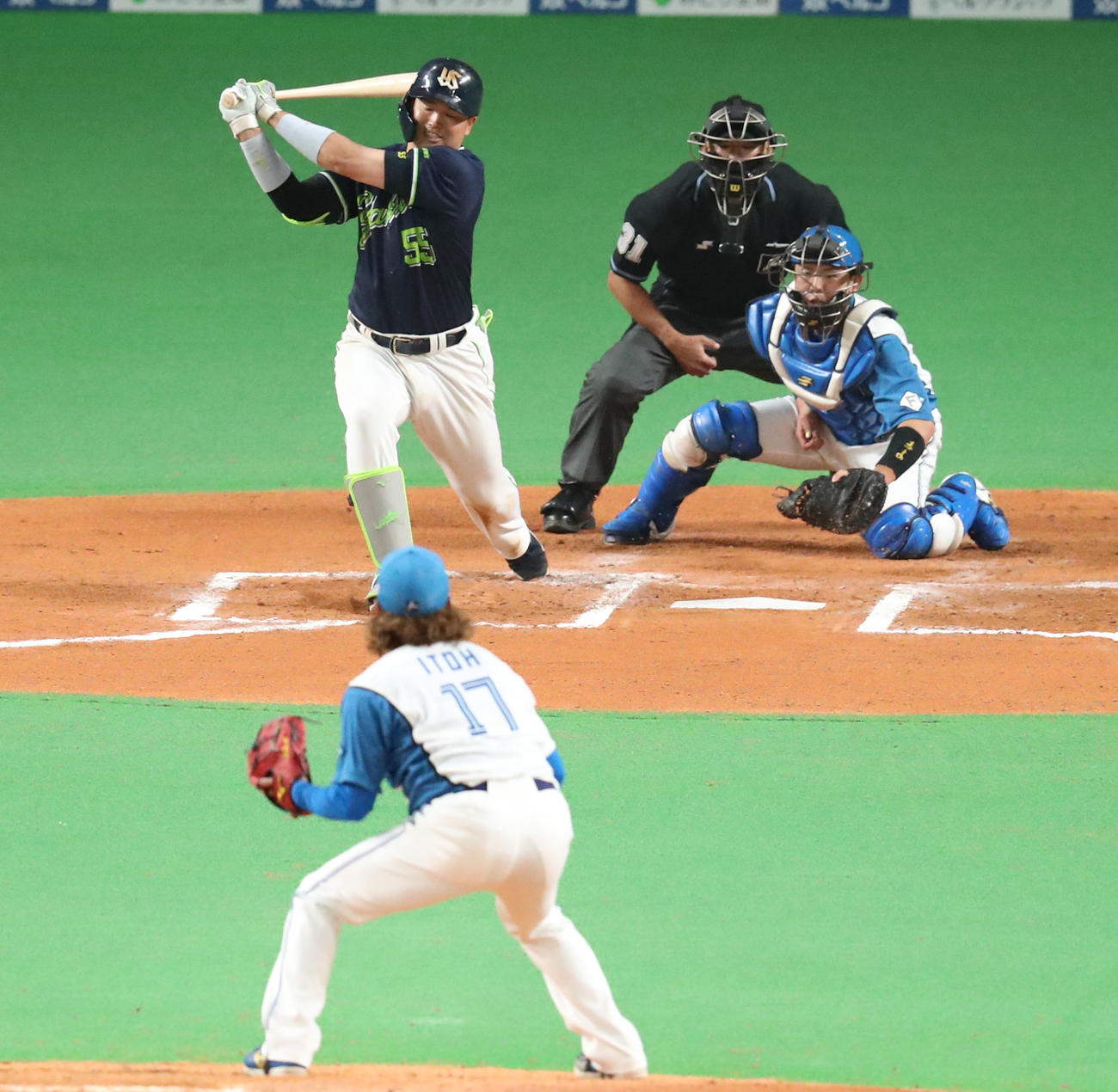 日本ハム対ヤクルト　6回表ヤクルト2死、村上は三振に終わる。投手は日本ハム伊藤（撮影・佐藤翔太）