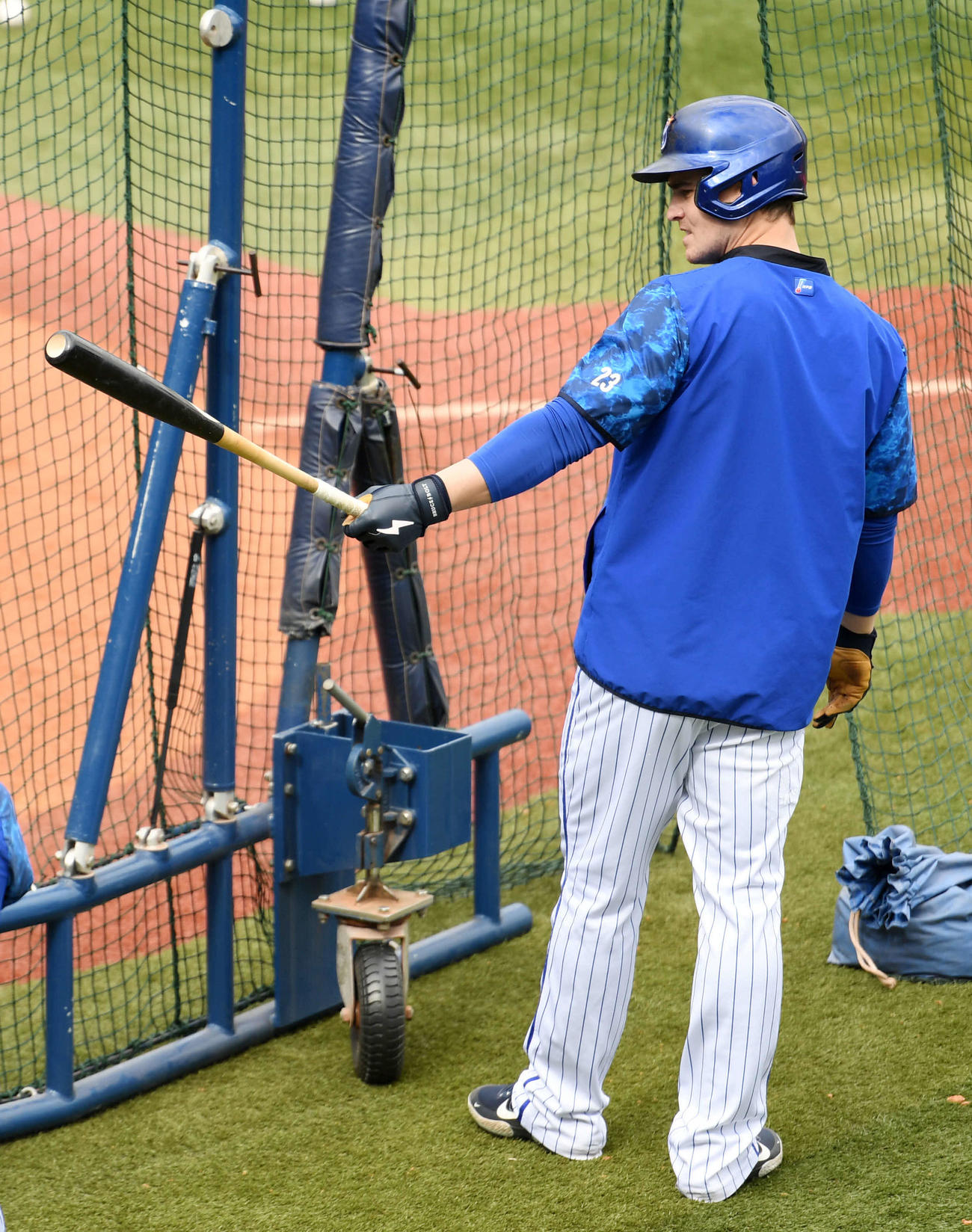 DeNA対広島　試合前、打撃練習をするDeNAオースティン（撮影・横山健太）