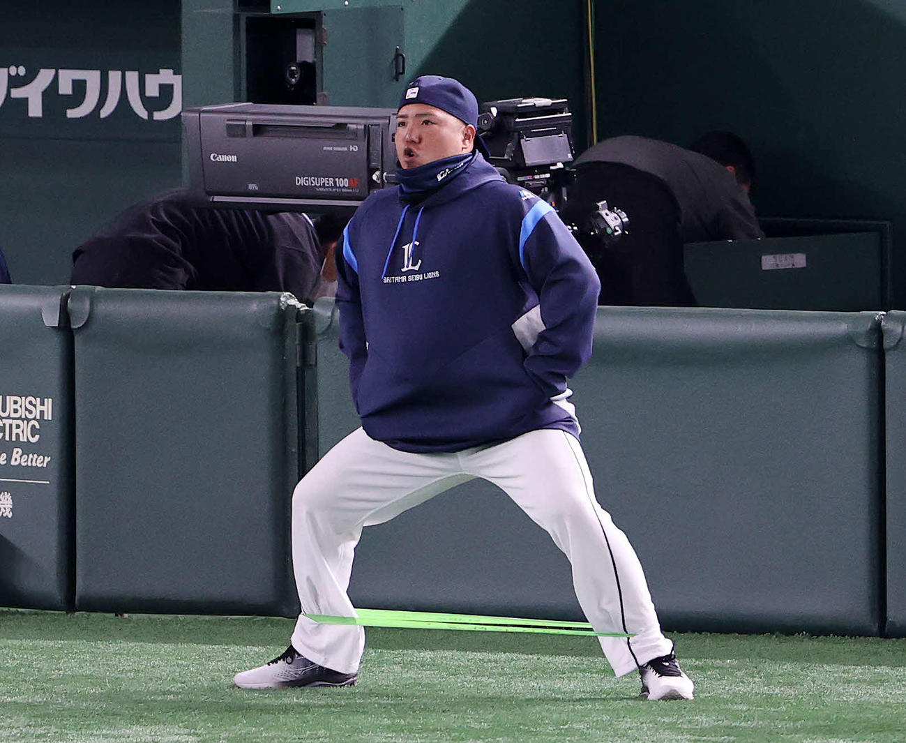 オープン戦　巨人対西武　アップする西武山川（撮影・鈴木正人）
