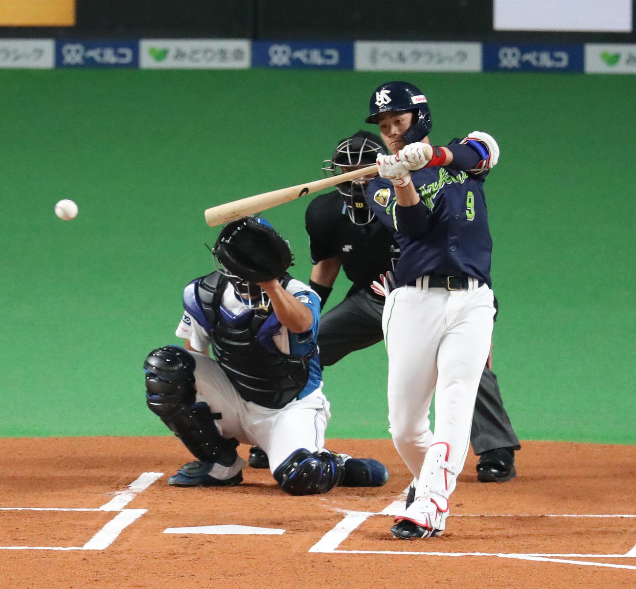 日本ハム対ヤクルト　1回表ヤクルト無死、塩見は右前打を放つ（撮影・佐藤翔太）