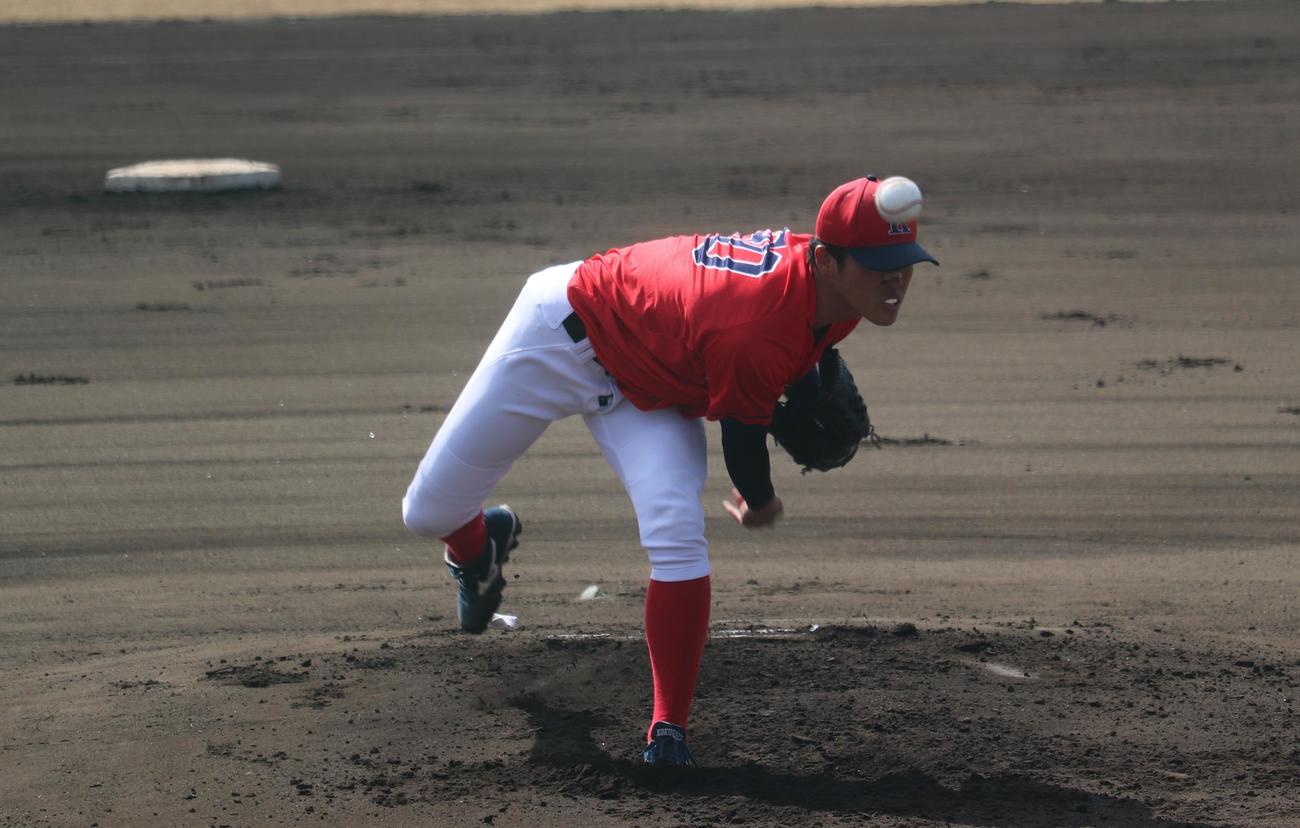3回3安打1失点と好投した国学院大の坂口（撮影・保坂淑子）