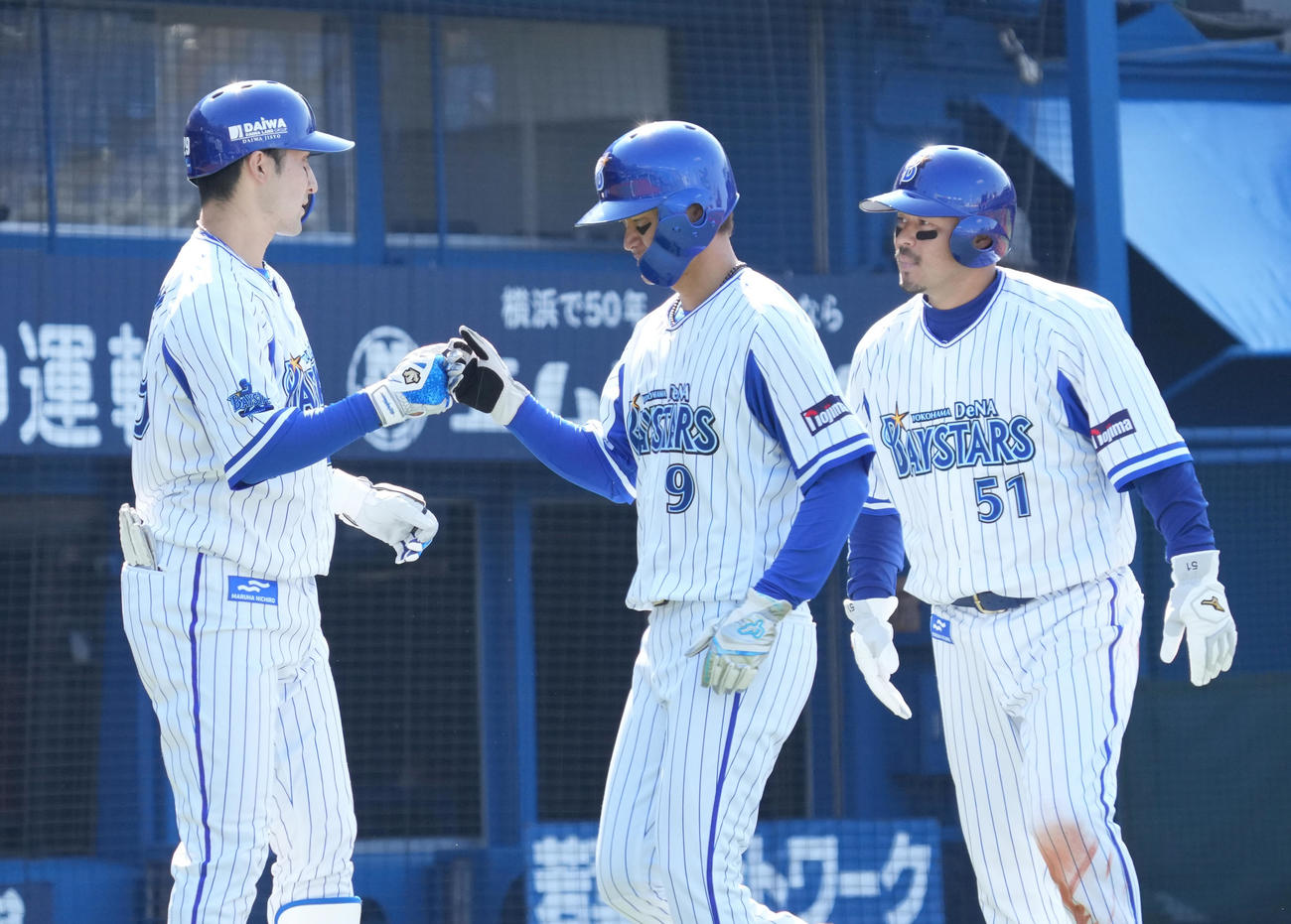 DeNA対広島、2回裏DeNA1死一、二塁、ネフタリ・ソトは先制の2点左適時二塁打を放つ（撮影・小沢裕）