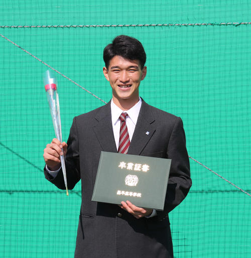 楽天1位吉野創士 高校卒業式「チケットとか全部こっちが」友達に“吉野
