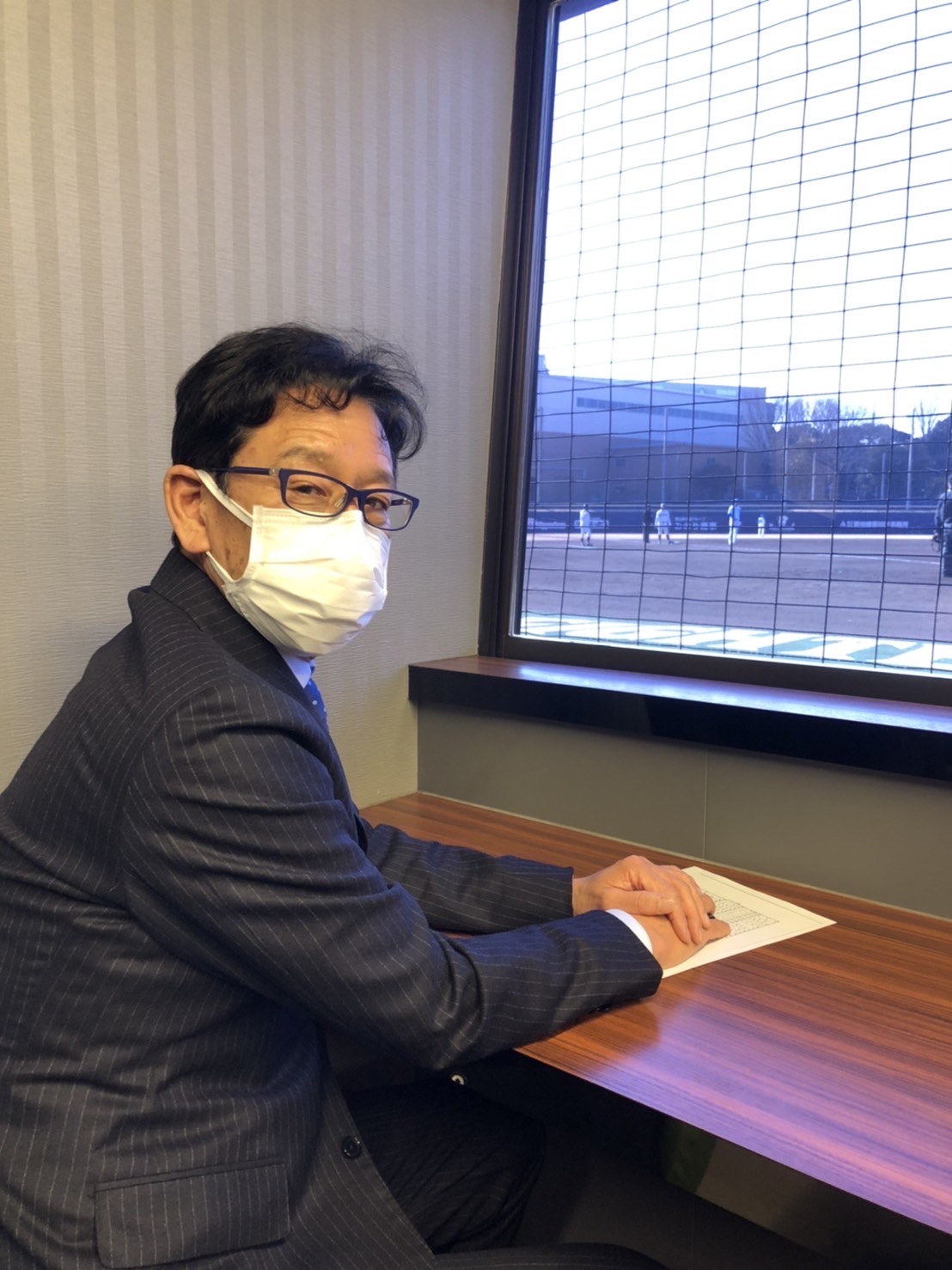早大－日本ハム戦を視察した侍ジャパン栗山監督（球団提供）