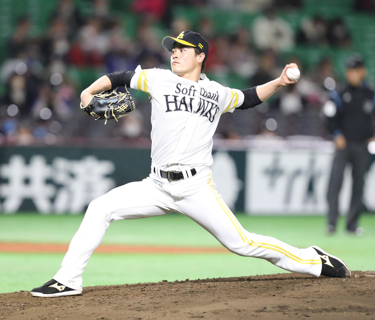 ソフトバンク対中日　2番手で登板した笠谷（撮影・屋方直哉）