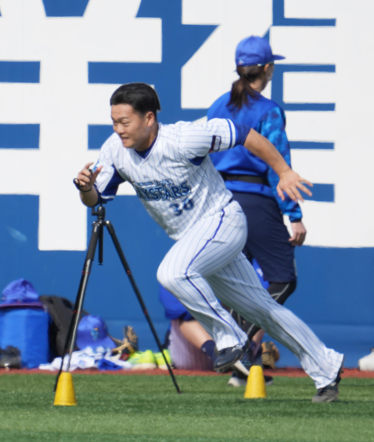 登板前日の練習に臨むDeNA三浦（撮影・小沢裕）