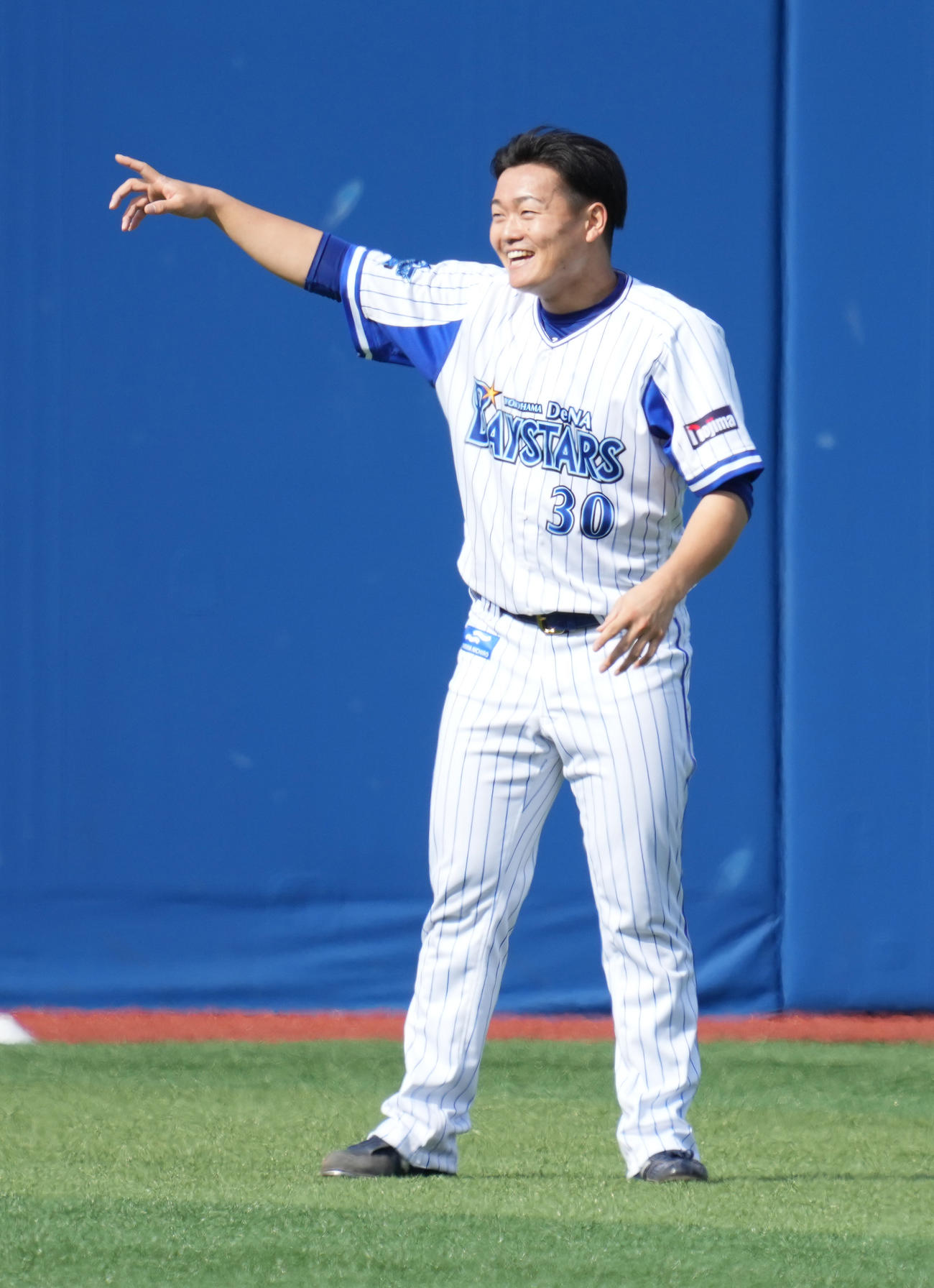 登板前日の練習に臨むDeNA三浦（撮影・小沢裕）