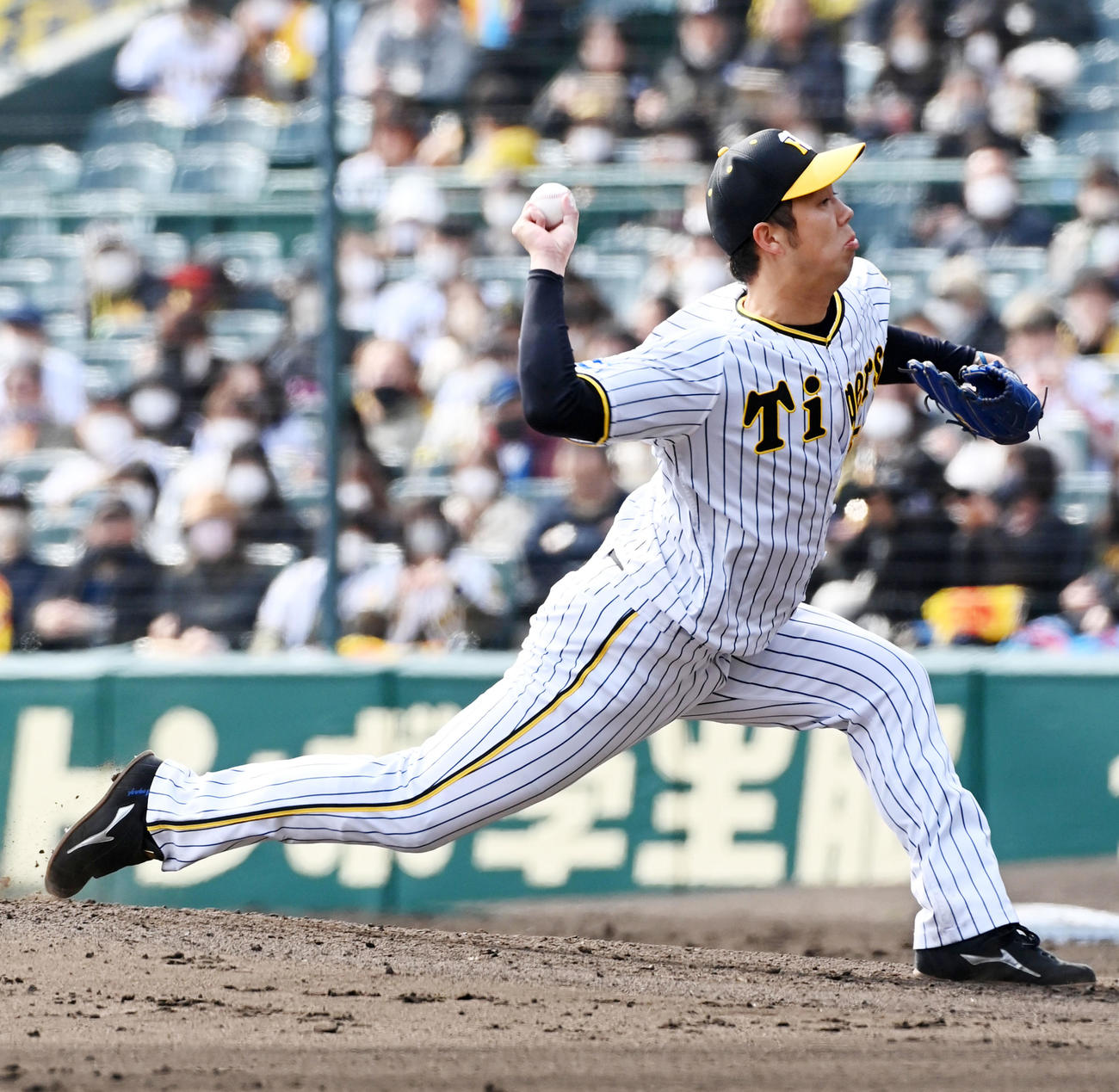 阪神対楽天　阪神先発の青柳（撮影・前岡正明）