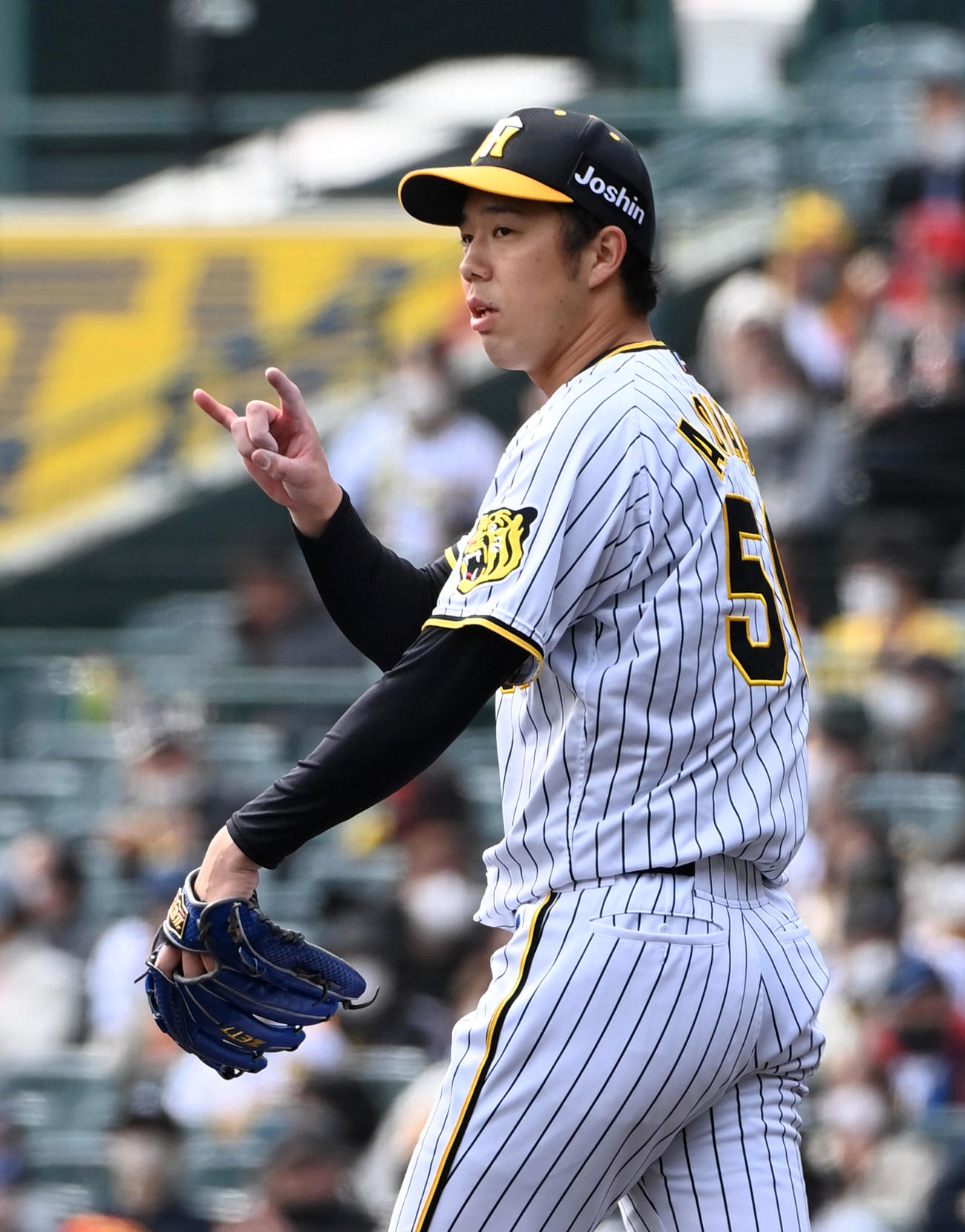 阪神対楽天　阪神先発の青柳（撮影・前岡正明）