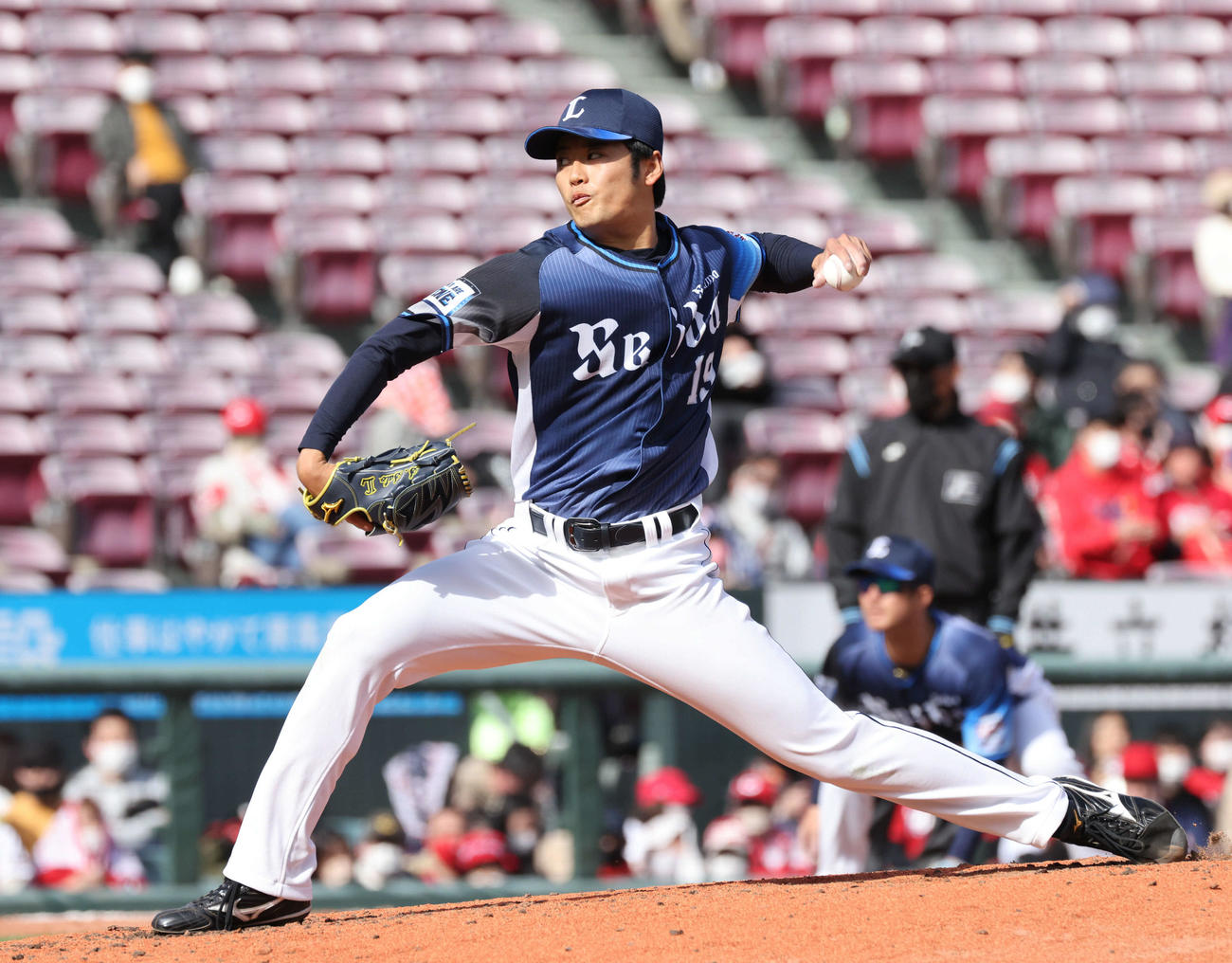 広島対西武　西武2番手で登板する佐藤隼輔（撮影・加藤孝規）