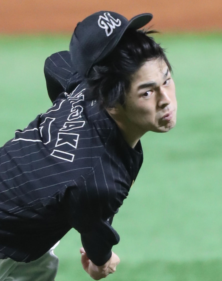 ソフトバンク対ロッテ　ロッテ先発の佐々木朗（撮影・屋方直哉）