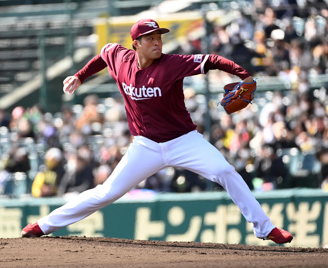 阪神対楽天　楽天先発の滝中（撮影・前岡正明）