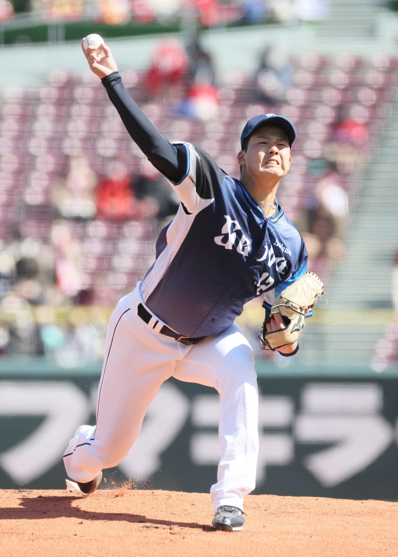 オープン戦広島対西武　西武先発の渡辺（撮影・加藤孝規）