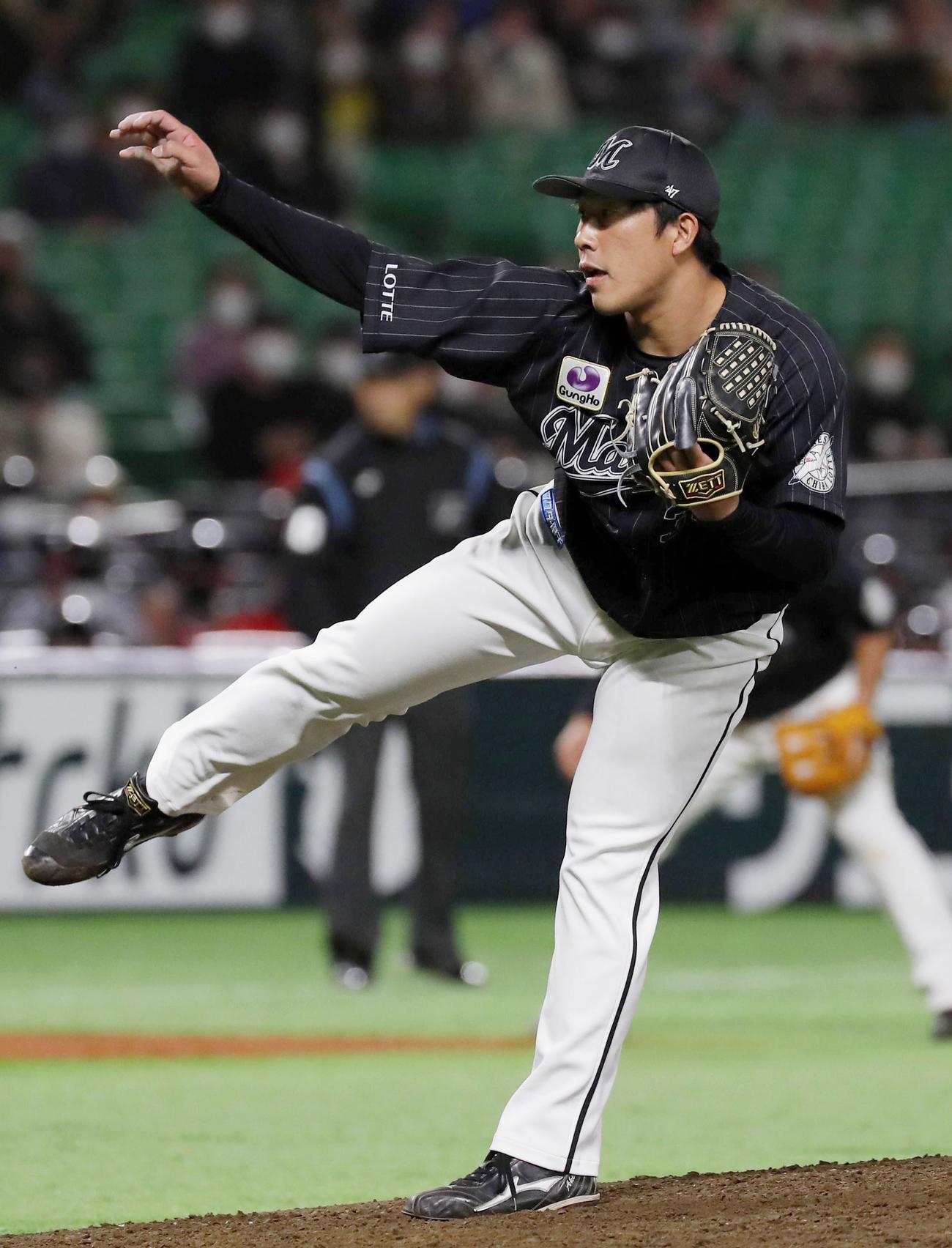 9回に登板し、三者凡退に抑えたロッテ・八木（共同）